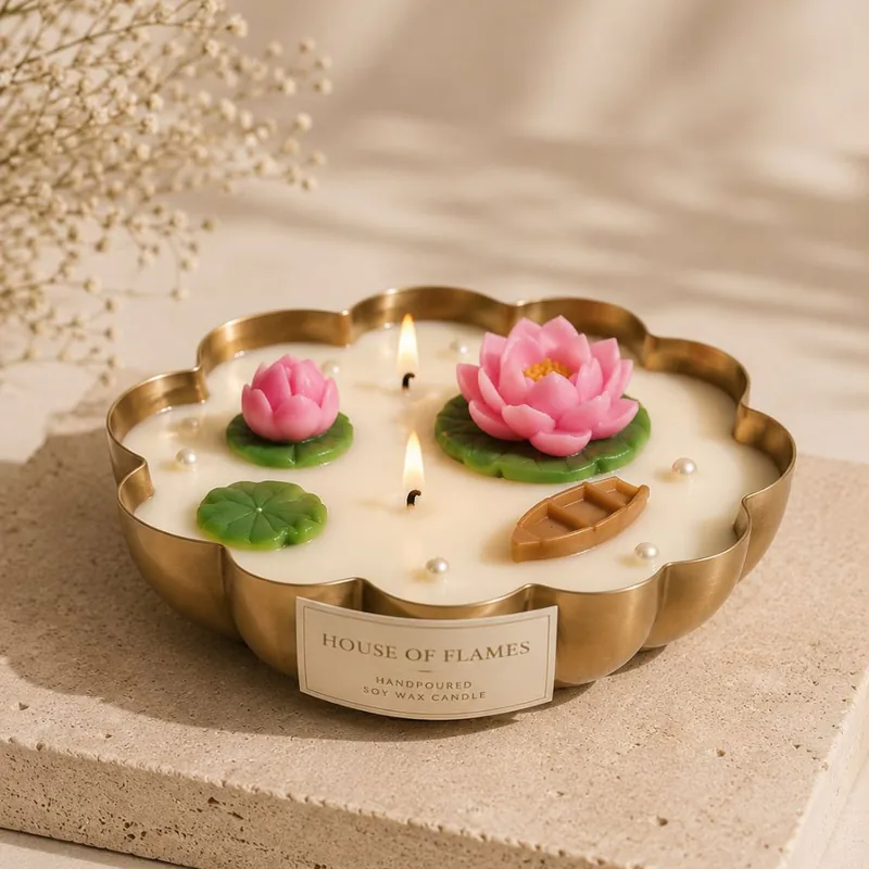 Lotus Pond Metal Urli Candle
